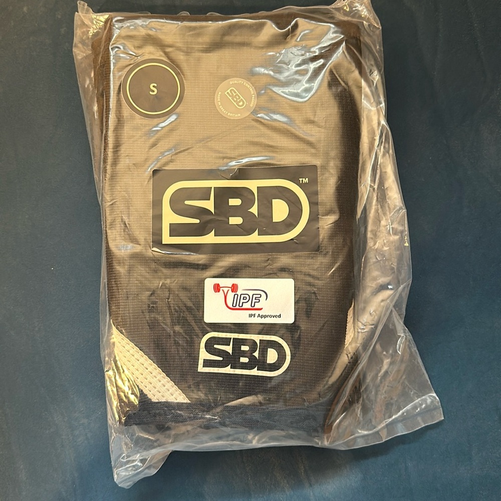 NWT sbd We Defy 5mm knee sleeves